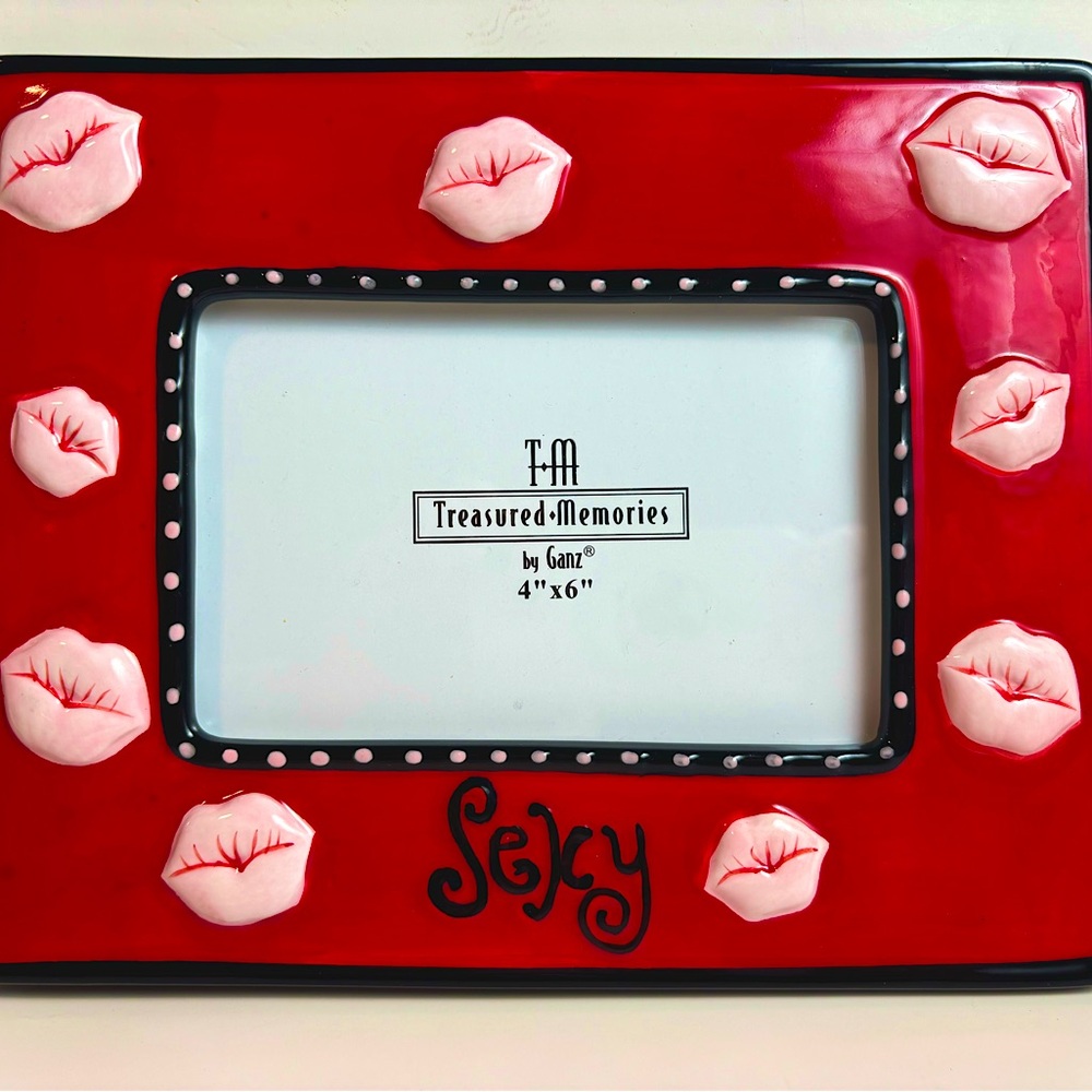 Sexy Frame By Treasured Memories Fits Photo 4”x6”